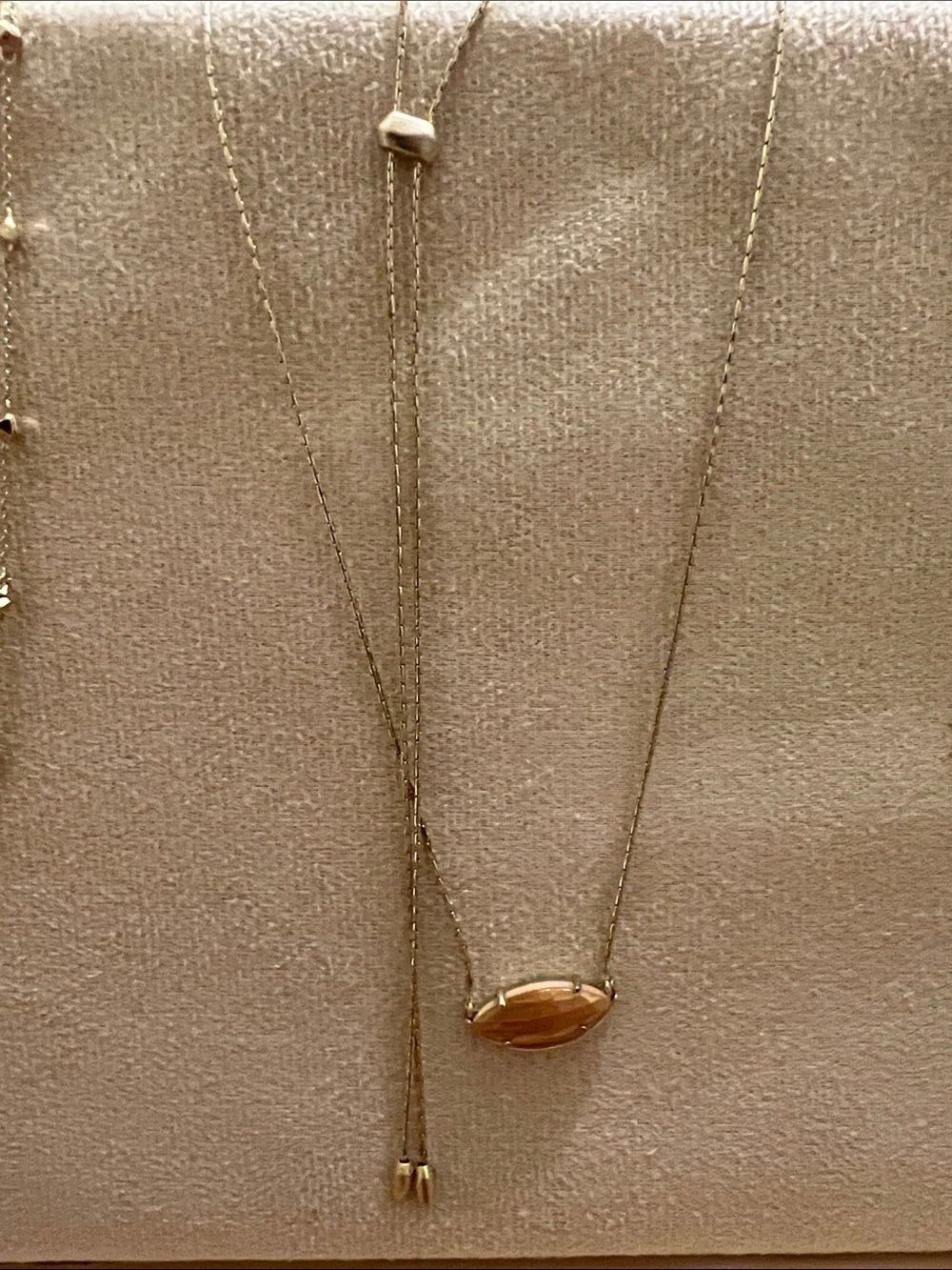 Kendra Scott Gold Chain Necklace with Pink Light Tan Oval Stone